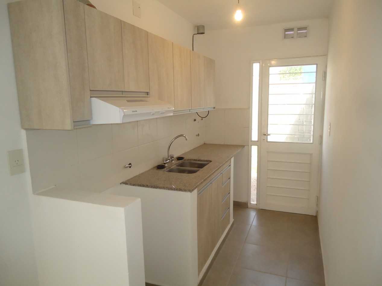 RENE FAVALORO II ( ZONA DE MATIENZO) EXCELENTE VIVIENDA.- 