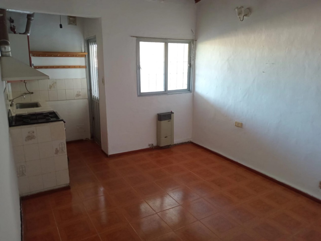 BARRIO PARQUE CAPITAL, SE ALQUILA DEPARTAMENTO EN PLANTA ALTA 