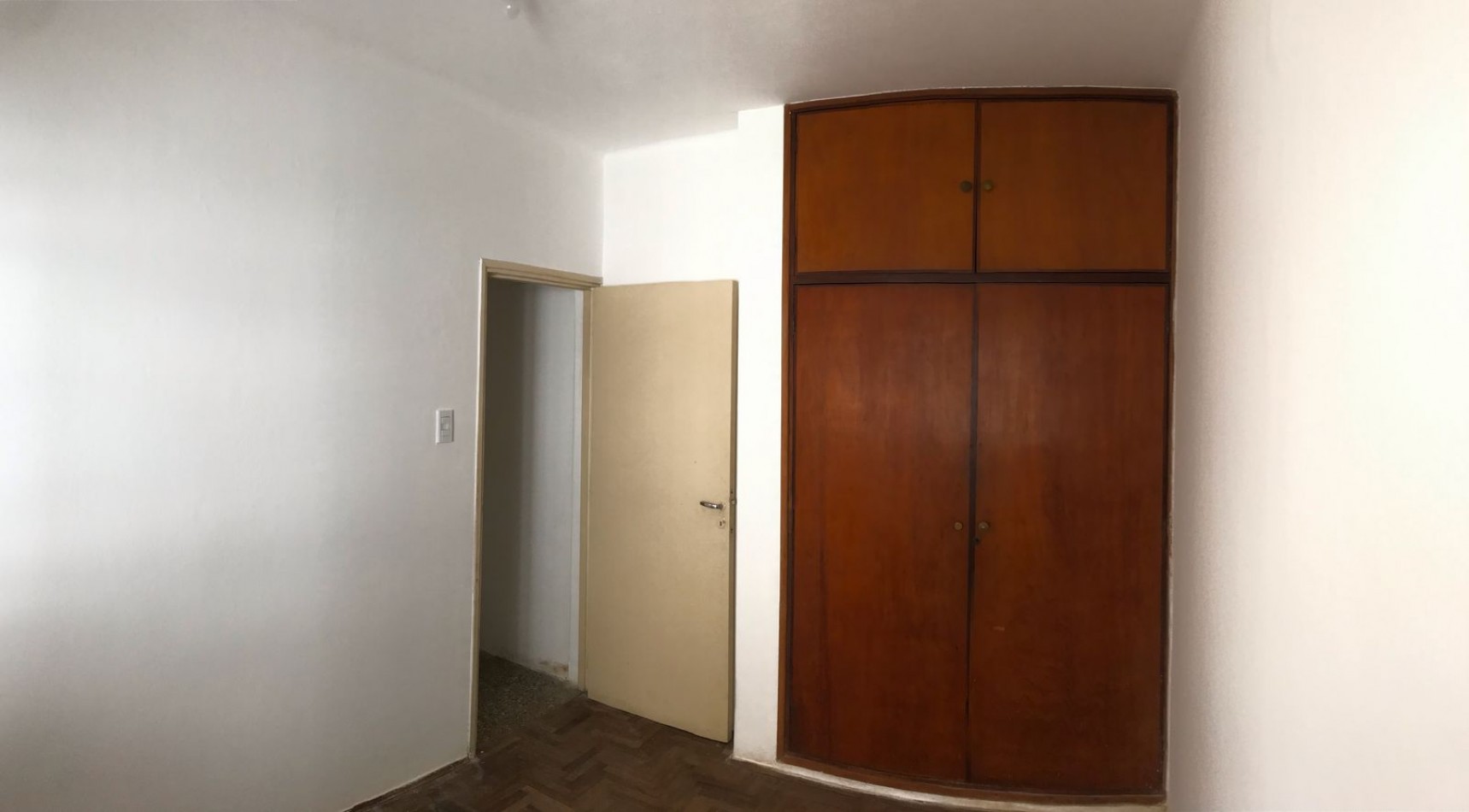 LOS NARANJOS DEPARTAMENTO INTERNO CON INGRESO COMPARTIDO.- 
