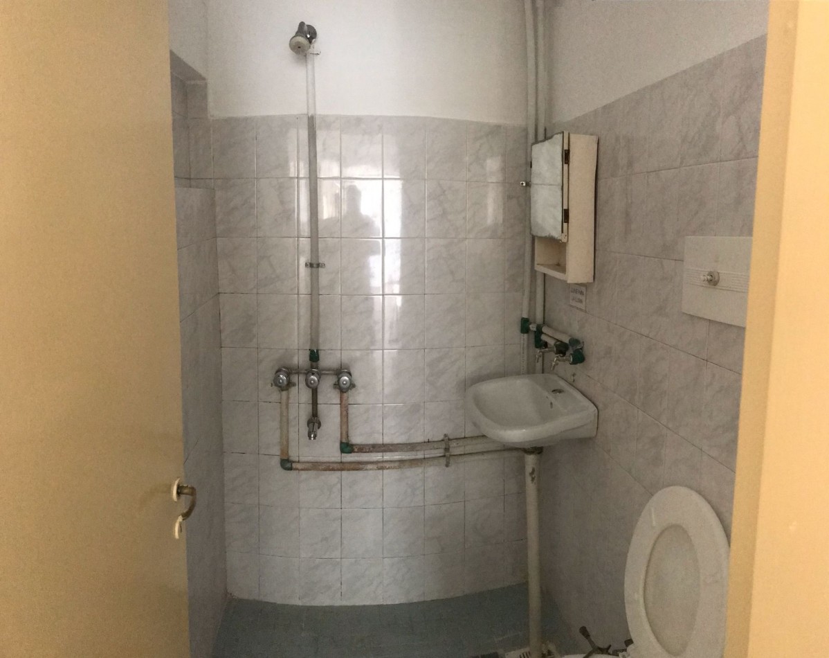 LOS NARANJOS DEPARTAMENTO INTERNO CON INGRESO COMPARTIDO.- 