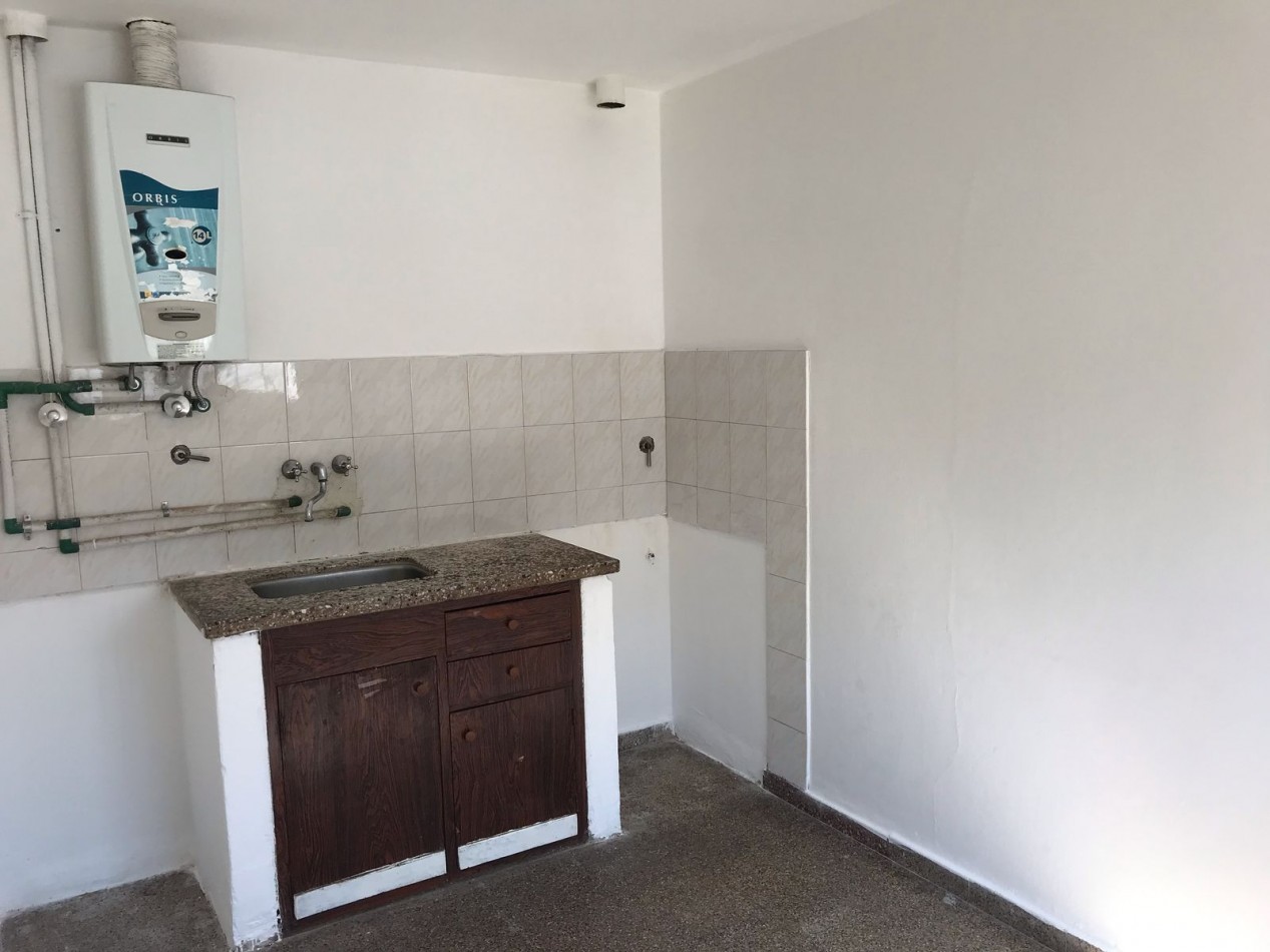 LOS NARANJOS DEPARTAMENTO INTERNO CON INGRESO COMPARTIDO.- 