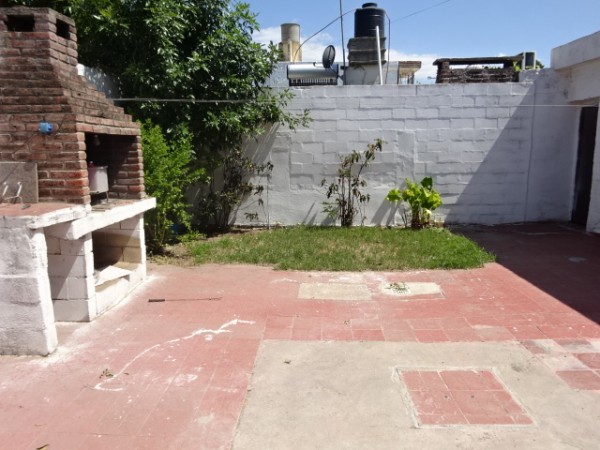 Bº A.T.E, Hermosa propiedad a cuadras de ruta 20, mejor zona.- 