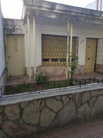 Casa para la venta a una cuadra de Pueyrredon