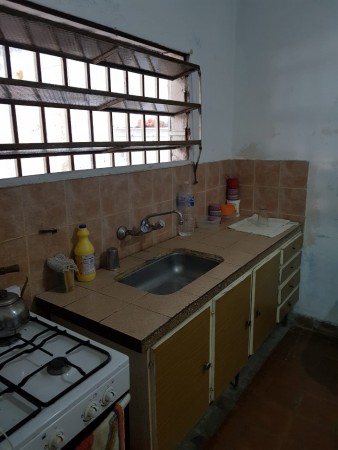 Casa para la venta a una cuadra de Pueyrredon