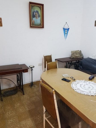 Casa para la venta a una cuadra de Pueyrredon