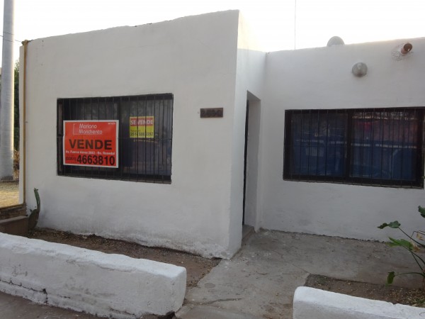 Villa Adela, Hermosa zona, sobre calle Roque Arias.- 