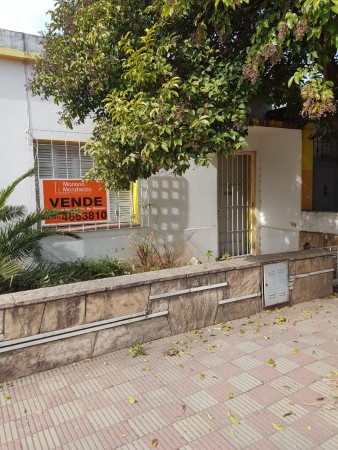 Excelente casa para la venta en Barrio Los Platanos