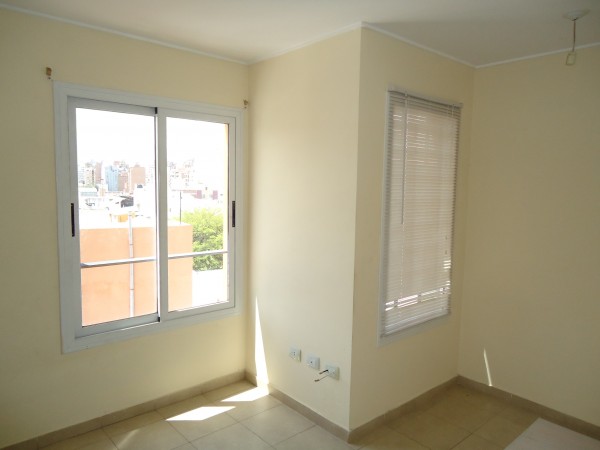 Bº Alberdi, a metros de D.Quirós.