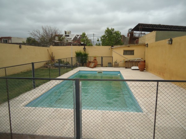 Matienzo, impecable propiedad con pileta +departamento. NUEVO PRECIO PROXIMA A SER APPTA CREDITO BANCOR