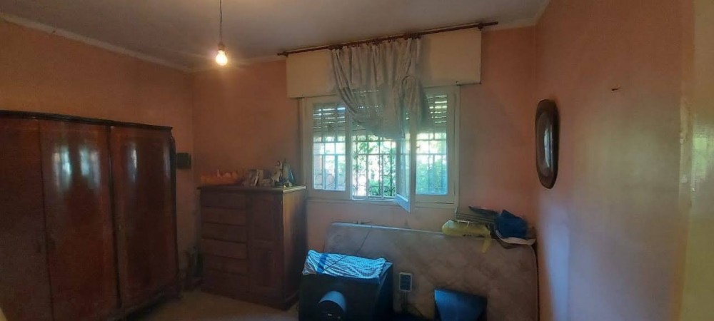 Barrio Los Naranjos, excelente casa más departamento para la venta.