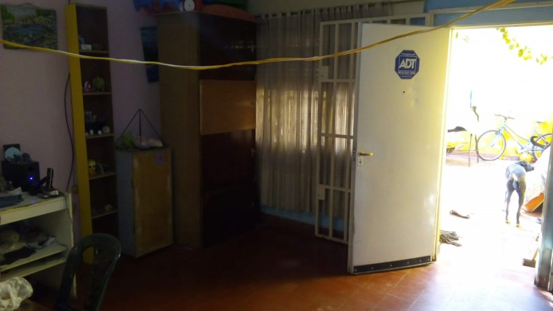 Barrio Los Naranjos, excelente casa más departamento para la venta.