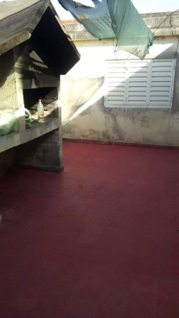 Barrio Los Naranjos, excelente casa más departamento para la venta.