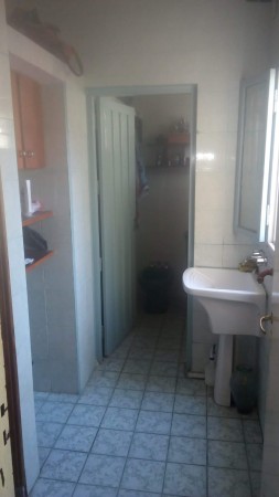 Barrio Los Naranjos, excelente casa más departamento para la venta.