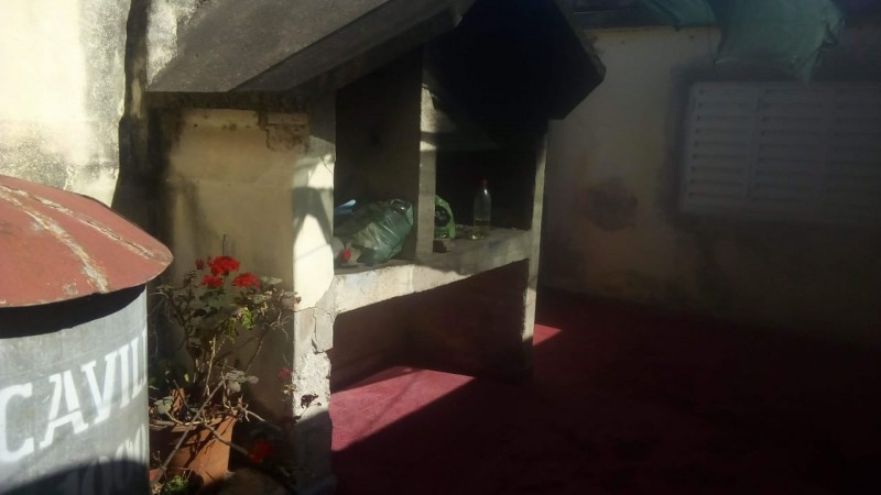 Barrio Los Naranjos, excelente casa más departamento para la venta.