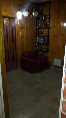 Barrio Los Naranjos, excelente casa más departamento para la venta.