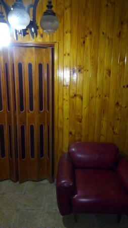 Barrio Los Naranjos, excelente casa más departamento para la venta.
