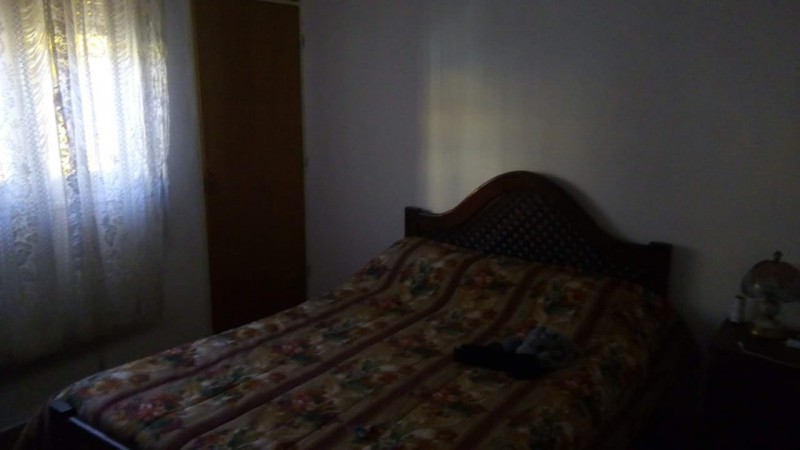 Barrio Los Naranjos, excelente casa más departamento para la venta.