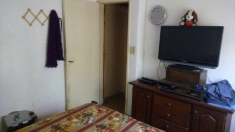 Barrio Los Naranjos, excelente casa más departamento para la venta.