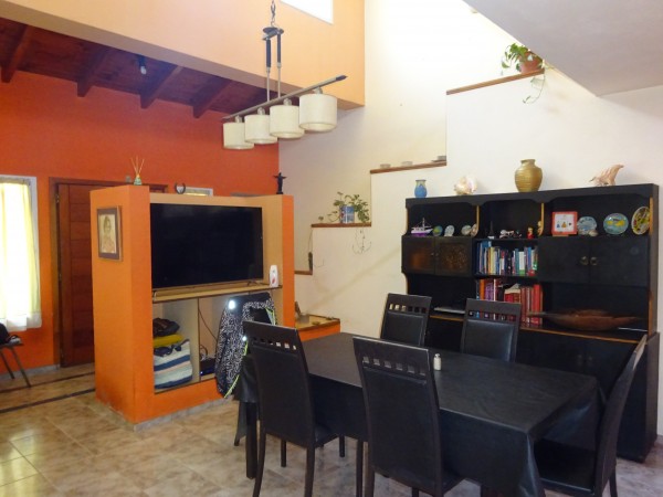 Hermosa casa de dos pisos en B°  Parque Capital 