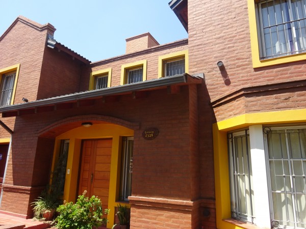 Hermosa casa de dos pisos en B°  Parque Capital 