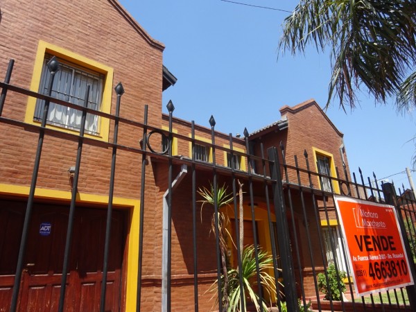 Hermosa casa de dos pisos en B°  Parque Capital 