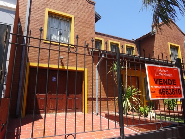 Hermosa casa de dos pisos en B°  Parque Capital 