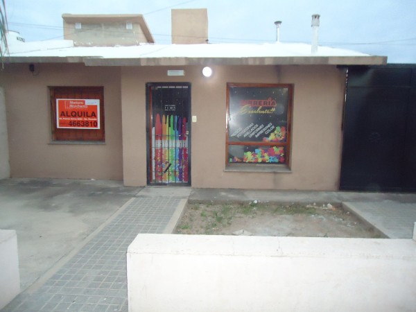San rafael, excelente vivienda muy bien ubicada, PROXIMA A SER APPTA CREDITO BANCOR.-
