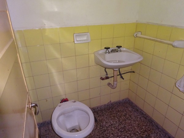 Villa Adela, linda zona, apta banco.-