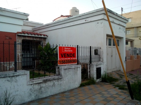 Avenida, excelente zona a una cuadra del dino R-20.