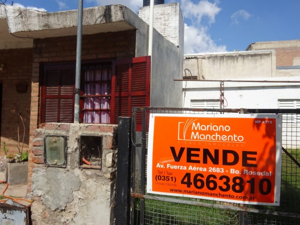 Barrio Villa Adela,  dos propiedades en un mismo terreno. Oportunidad de inversion
