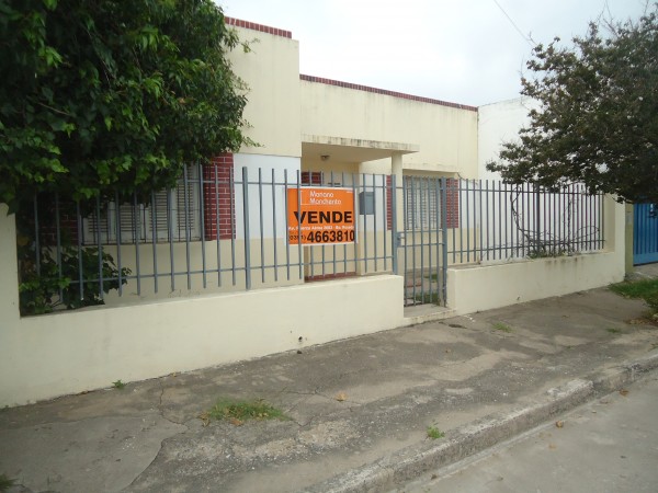 Mariano Balcarce, a solo una cuadra de ruta 20, NUEVO PRECIO CASA + TERRENO ESQUINA 
