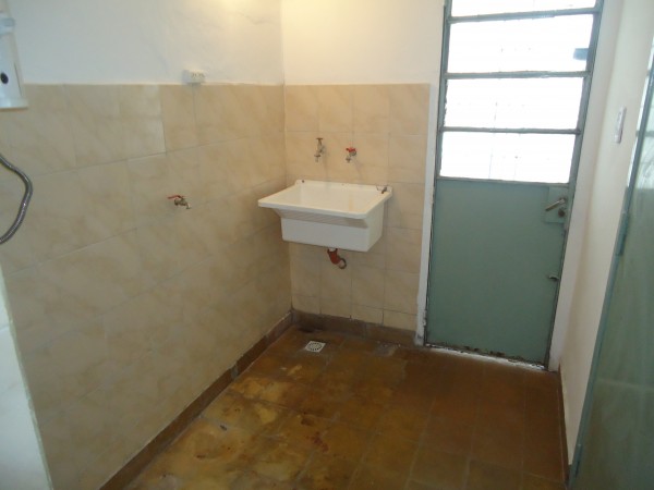 Alto Alberdi, linda zona a dos cuadras de Av. Santa Ana.-