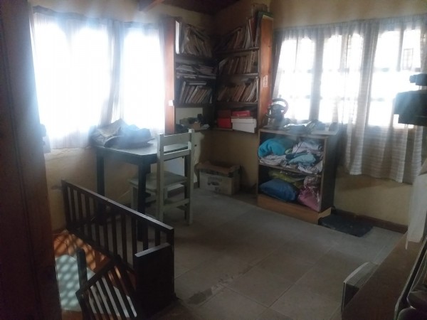 SE VENDE CASA DE DOS PLANTAS MÁS GALPÓN EN BARRIO SAN ROQUE