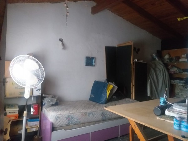 SE VENDE CASA DE DOS PLANTAS MÁS GALPÓN EN BARRIO SAN ROQUE