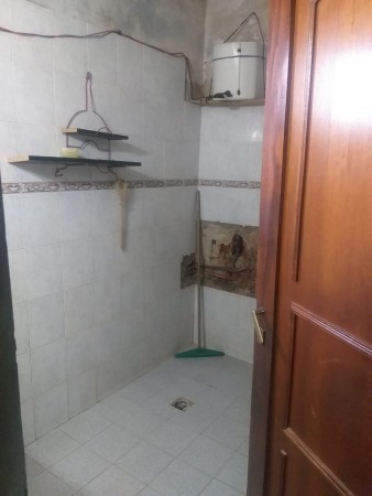 SE VENDE CASA DE DOS PLANTAS MÁS GALPÓN EN BARRIO SAN ROQUE