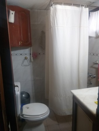 SE VENDE CASA DE DOS PLANTAS MÁS GALPÓN EN BARRIO SAN ROQUE