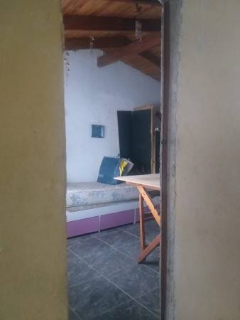 SE VENDE CASA DE DOS PLANTAS MÁS GALPÓN EN BARRIO SAN ROQUE