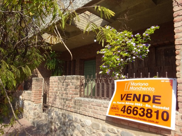 Casa más galpón para la venta Barrio Alto Alberdi. 