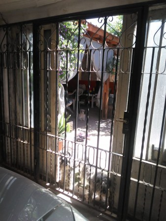  Achaval Peña, Excelente Zona, Rapido Acceso Al Centro.- Vivienda + departamento.-