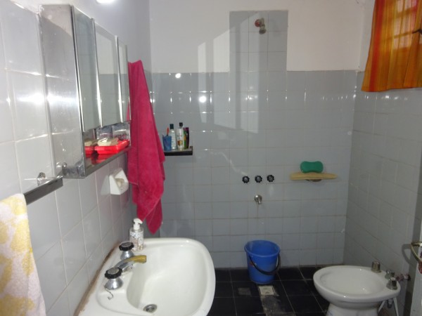 Villa Adela, linda zona a metros de calle principal del barrio.- 