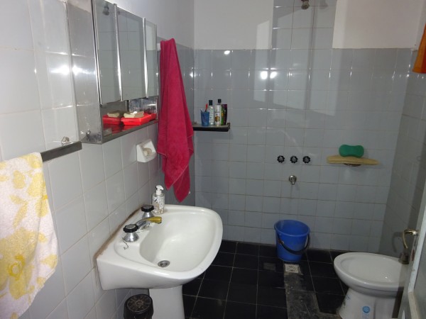 Villa Adela, linda zona a metros de calle principal del barrio.- 