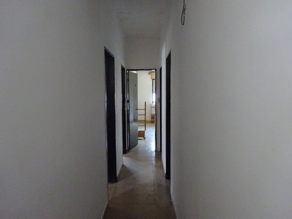 Barrio Los Granados, se vende propiedad con galpon. ACTUALMENTE CON RENTA.- 