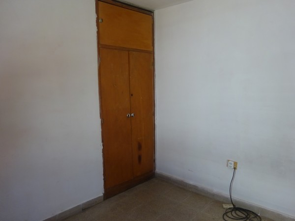 Barrio Los Granados, se vende propiedad con galpon. ACTUALMENTE CON RENTA.- 