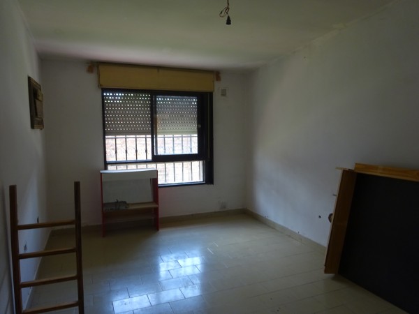 Barrio Los Granados, se vende propiedad con galpon. ACTUALMENTE CON RENTA.- 