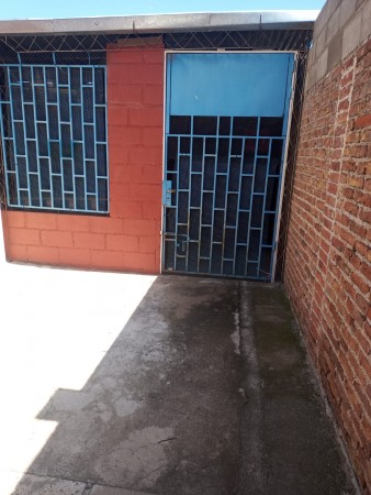 CASA TIPO DUPLEX Bo PARQUE VELEZ SARFIELD, LINDA ZONA