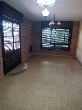 CASA TIPO DUPLEX Bo PARQUE VELEZ SARFIELD, LINDA ZONA