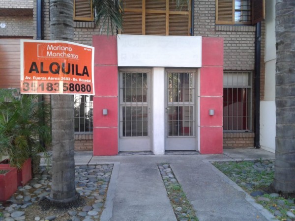 Se alquila excelente local en plena zona comercial