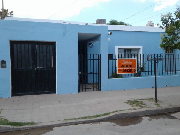 Villa Adela, linda zona a metros de calle principal del barrio.- 