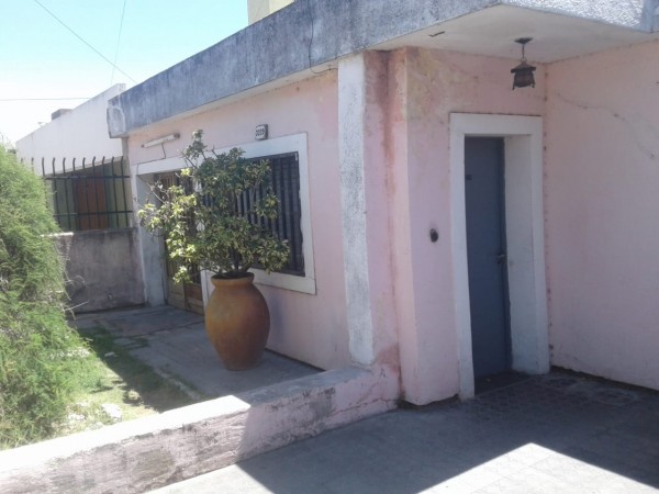 Casa para la venta Barrio Rosedal, zona Ruta 20