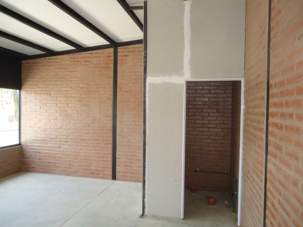 Bo A.T.E Linda zona, ideal inversor, casa + locales NUEVO PRECIO! OPORTUNIDAD.- 